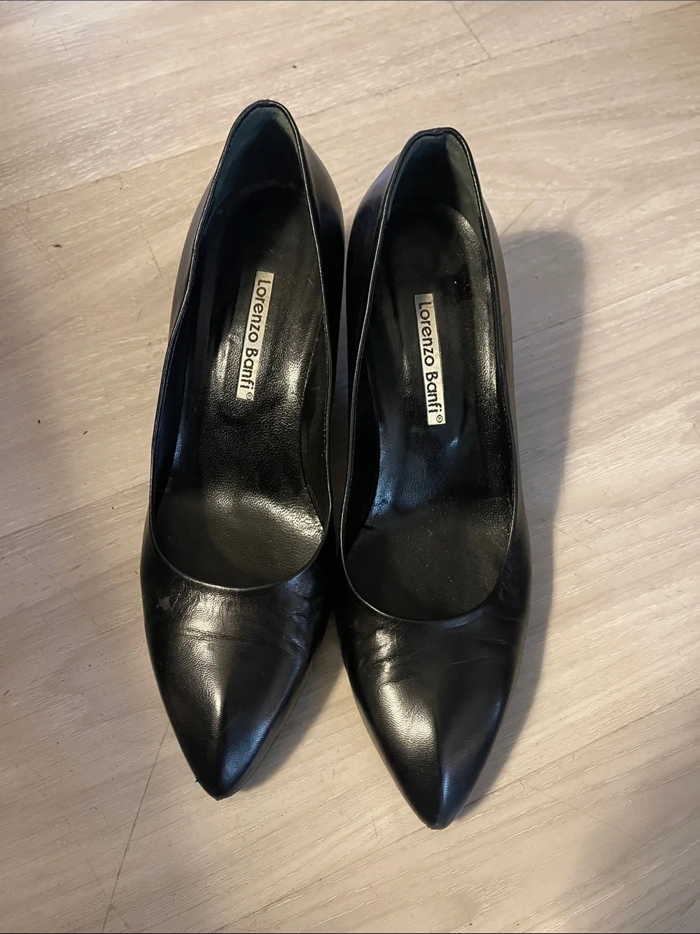 lorenzo Black Leather Pointed Toe Pumps
